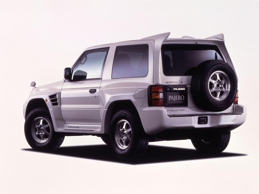  Mitsubishi Pajero Evolution 1997 года  (фото 10 из 10)